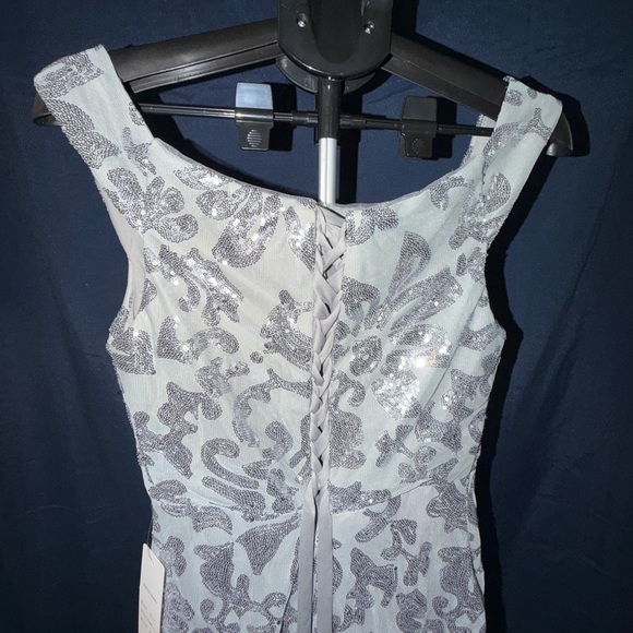 ✨ Silver Sequin Evening Gown – Size 12 – Formal / Prom / Gala Dress ✨ - Picture 6 of 10